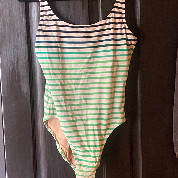 Classic j.crew one piece - Picture 1 of 4